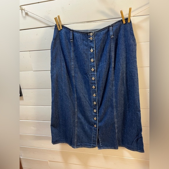❣️MARKS & SPENCER St Michael Denim Button-Front Skirt – Size 18 (CAN) - Picture 3 of 6